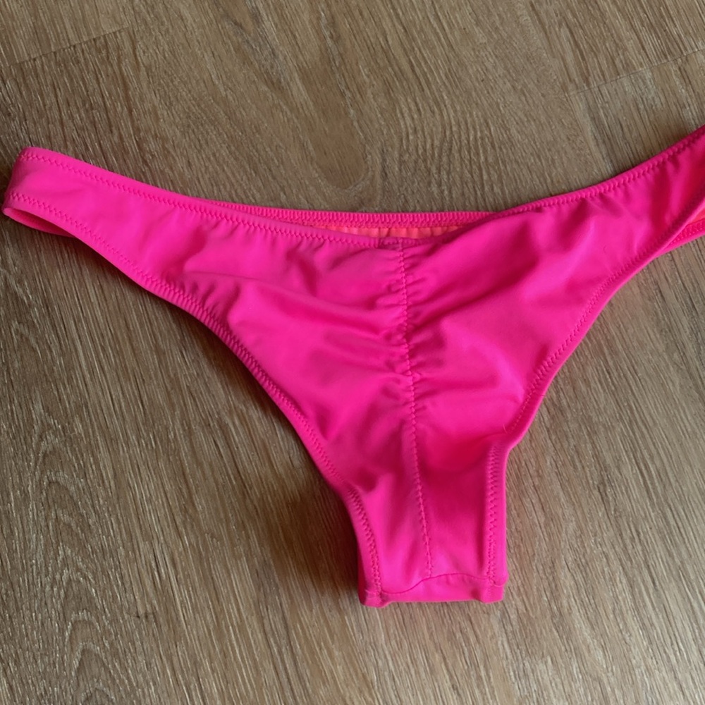 Victoria’s Secret scrunchie bottom bikini  hot pink. New no tags
